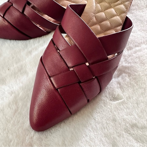 The Dove • Birdies Pointed Mules • Size 7 - Picture 3 of 4